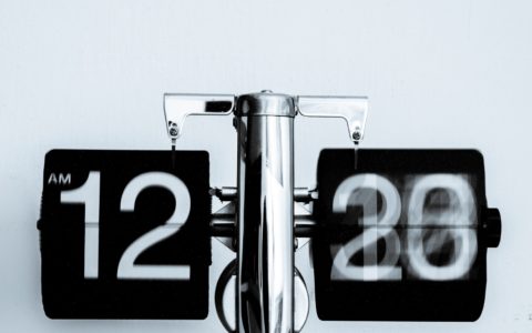 analog clock at 12 am